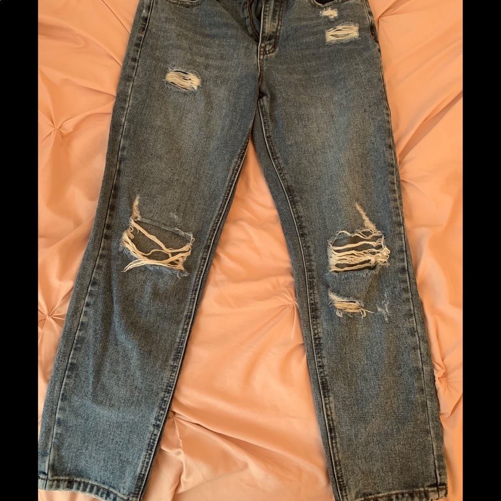Blue ripped straight jeans
